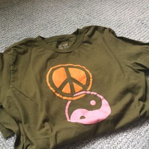 Super soft URBAN OUTFITTERS shirt!